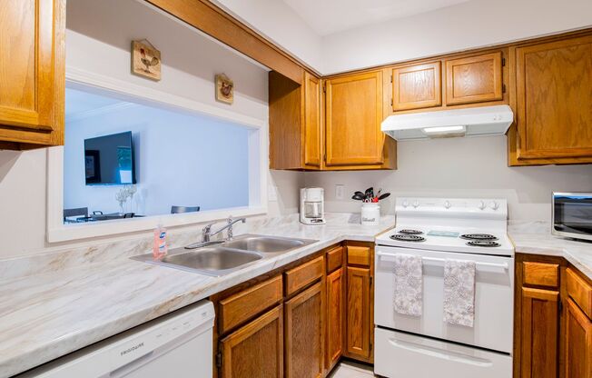 Conveniently Located Furnished Townhome in Central Pensacola