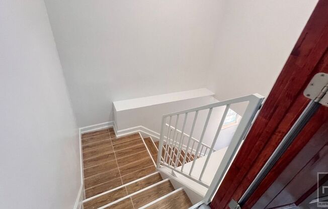 610 E 3 ST