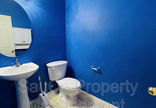 1816 SE WATER LILY ST