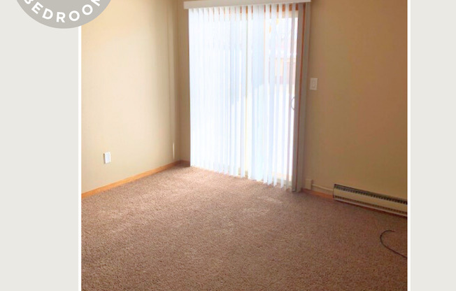 2 beds, 1 bath, $800, Unit 2