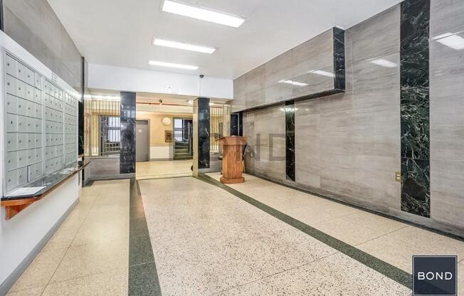 3 beds, 1 bath, $5,995, Unit 903