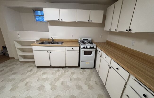 1 bed, 1 bath, 600 sqft, $1,495, Unit B