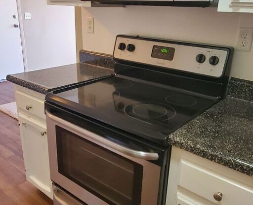1 bed, 1 bath, 640 sqft, $1,950, Unit 1461 - O
