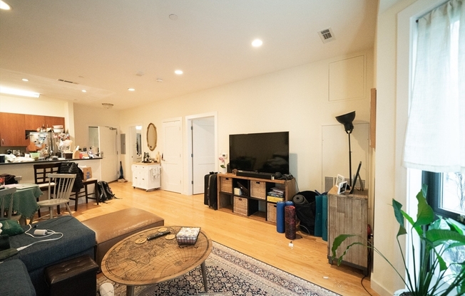 1 bed, 1 bath, 759 sqft, $3,600, Unit 310