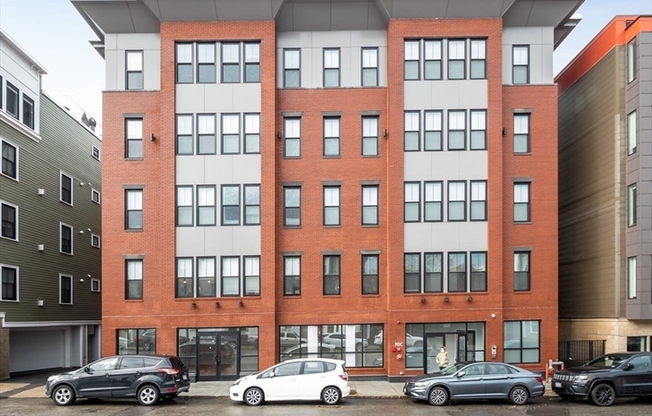 2 beds, 2 baths, 1,300 sqft, $4,650, Unit 14