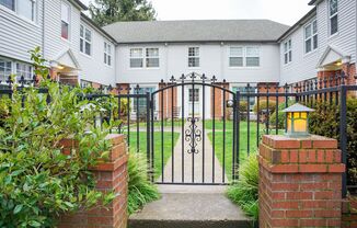 Adorable 1-Bedroom Just Steps from Laurelhurst Park!