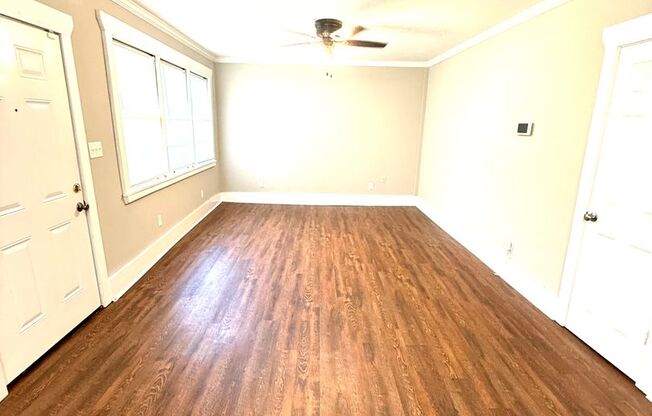 ** Beautiful 3 bed 2 bath located in forest hills ** Call our self showing number to schedule a tour 334-366-9198