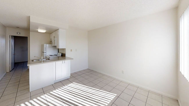 1 bed, 1 bath, 381 sqft, $1,799