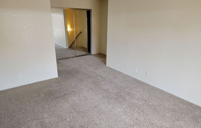 1 bed, 1 bath, 768 sqft, $1,300, Unit E