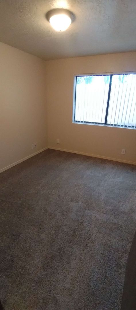 1 bed, 1 bath, 650 sqft, $950, Unit 415