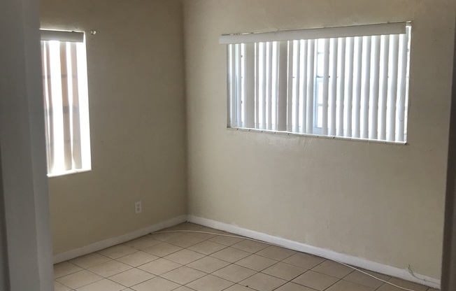 4 beds, 1 bath, $2,860