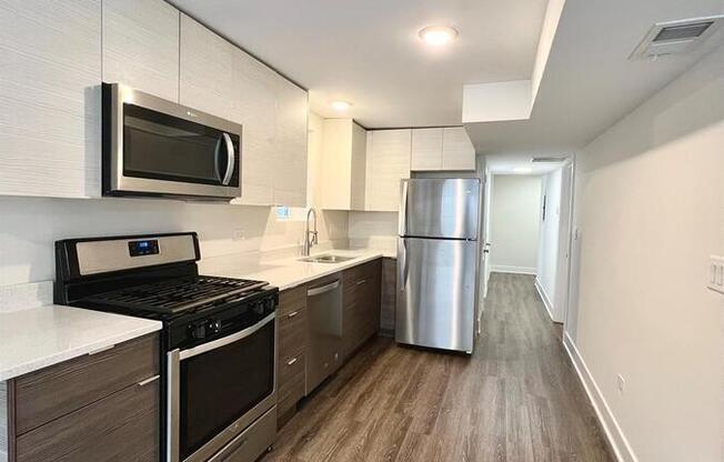 2332 W 18th Pl