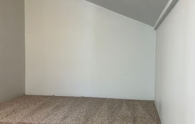 1 bed, 1 bath, 740 sqft, $1,400, Unit 335-208