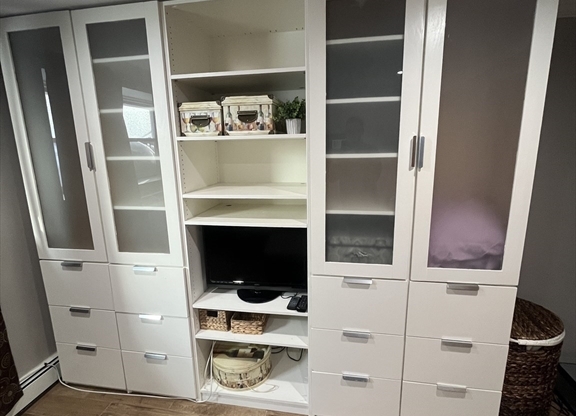 Studio, 1 bath, 356 sqft, $2,300, Unit 5