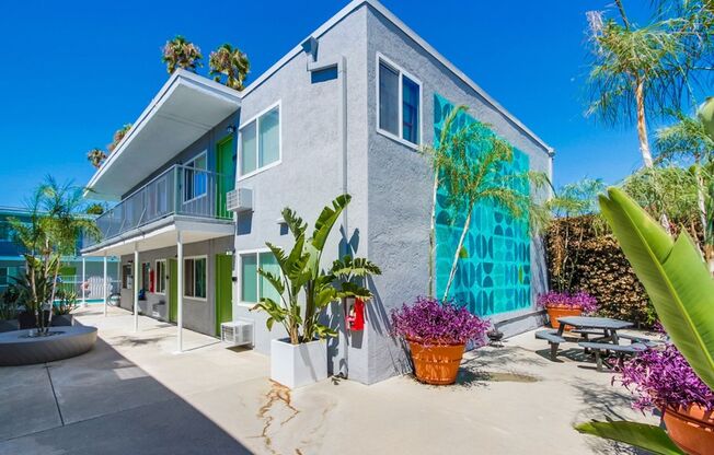 Studio, 1 bath, 375 sqft, $1,595, Unit 119