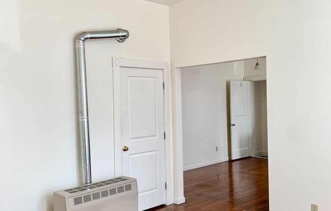 Studio, 1 bath, $1,150, Unit 3338-1