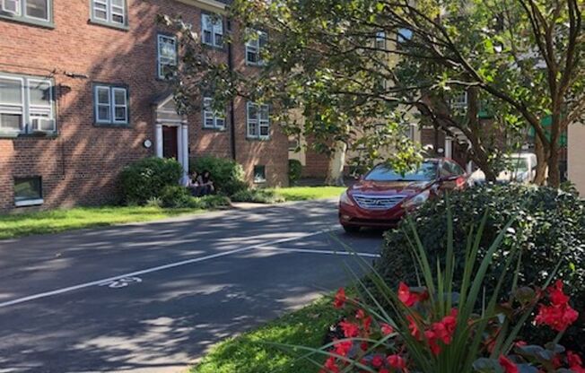1 bed, 1 bath, 500 sqft, $1,299, Unit F706B