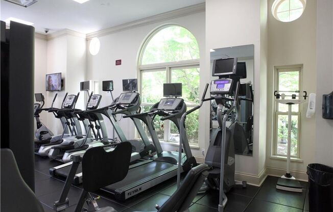 1 bed, 1 bath, $1,695, Unit 199 14th St NE Unit 201