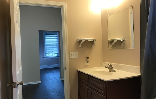 3 beds, 1 bath, $1,400