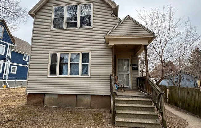 1700 N 36 ST