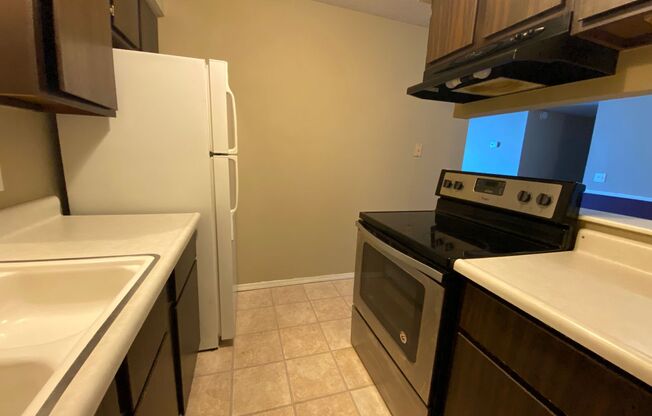 2 Bed/2 Bath Condo On NW Expressway And Wilshire!!! Close To Shopping