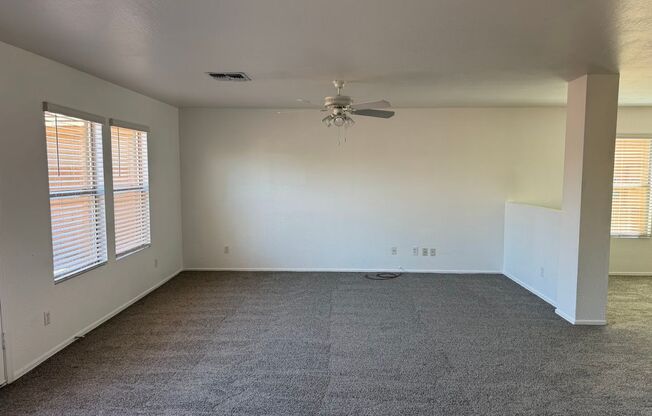 Beautiful 4 Bedroom Home for Rent in Phoenix!
