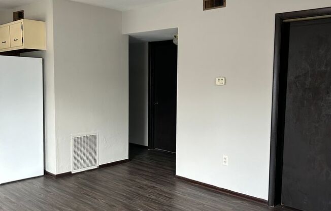 2 beds, 1 bath, $800