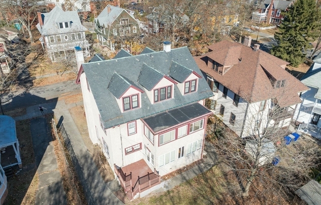 35 SPRUCELAND AVE