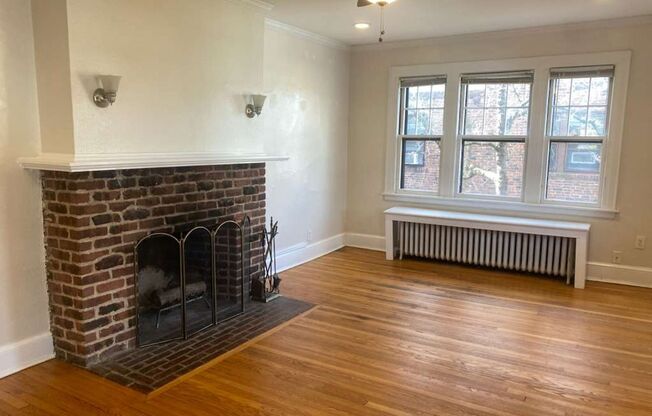 1 bed, 1 bath, 1,000 sqft, $1,800, Unit 812-204