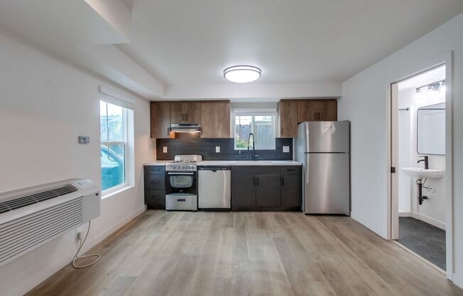 1 bed, 1 bath, 305 sqft, $1,955, Unit 4840-7