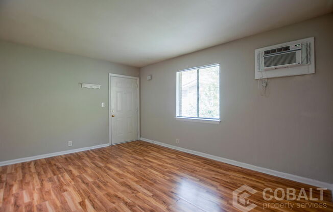 1 bed, 1 bath, 650 sqft, $1,300, Unit 7