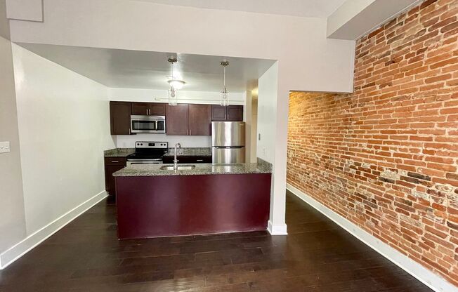 3 beds, 1 bath, 1,275 sqft, $1,950, Unit G2-3BR