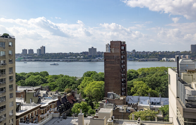 3 beds, 2.5 baths, $15,500, Unit 17C