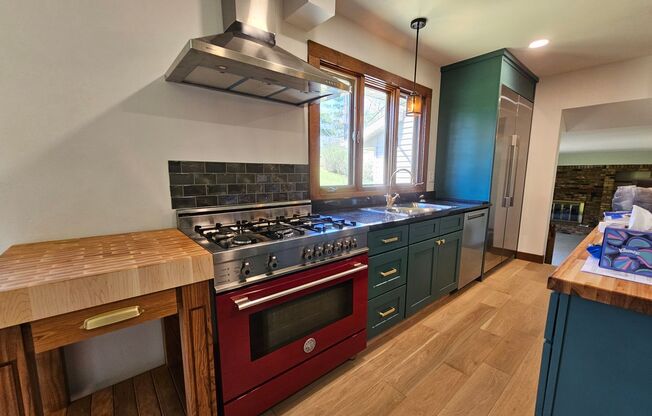 NE Newly updated 3 bedroom 2.5 bath home with attached garage close to I380
