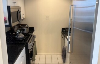 1 bed, 1.5 baths, 907 sqft, $6,200, Unit 28A