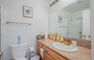 5325 Newcastle Avenue, 322