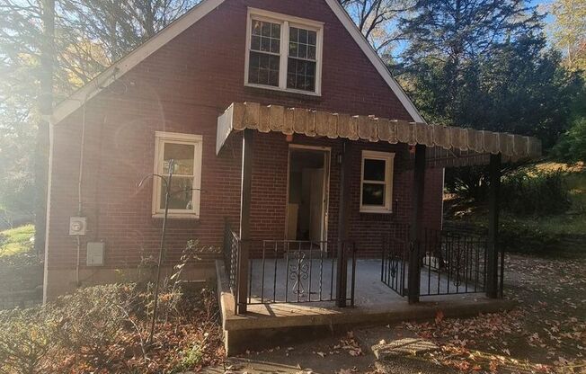 Spacious Newly Renovated 3BD 1 1/2BA House