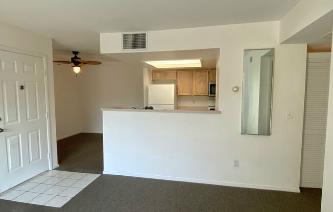 1 Bedroom 1 1/2 Bath. 2nd floor of a well-kept, peaceful, quiet community - Russell/Buffalo