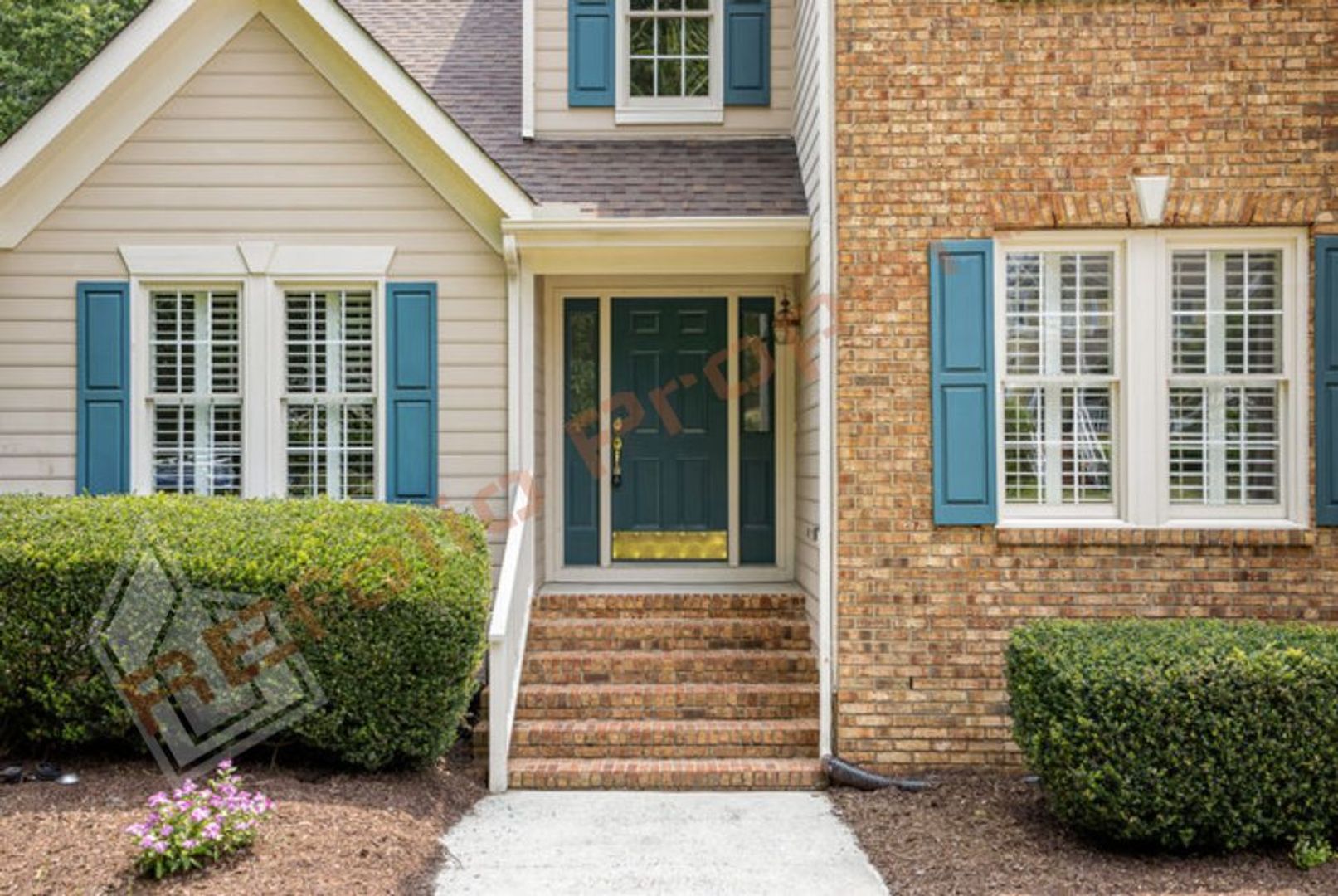 Lovely 4-Bedroom House w/1st FL Primary Suite and Office Located in Preston Oaks, Cary! Available Aug 7!