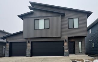 Newly Built in the Wilds neighborhood of West Fargo!