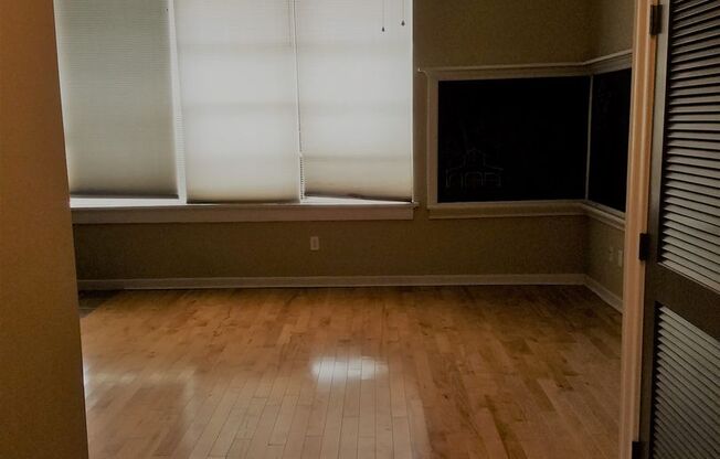 1 bed, 1 bath, 590 sqft, $1,000, Unit Apt 303