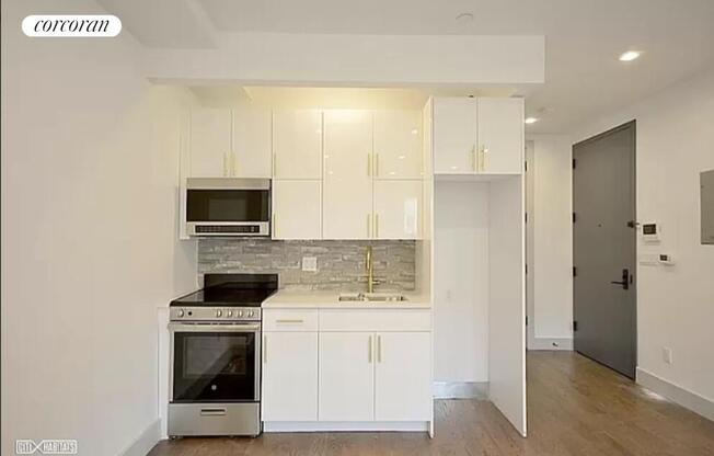 896 NEW YORK AVE