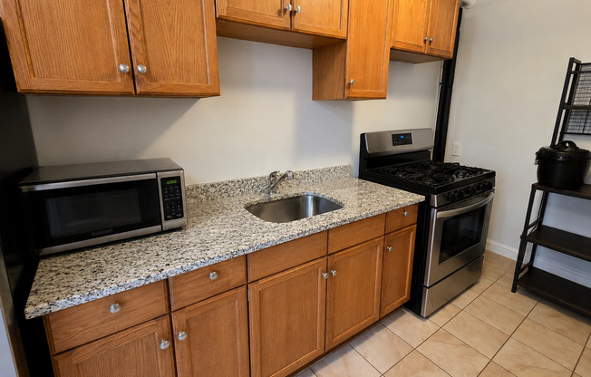 1 bed, 1 bath, $2,400, Unit 26