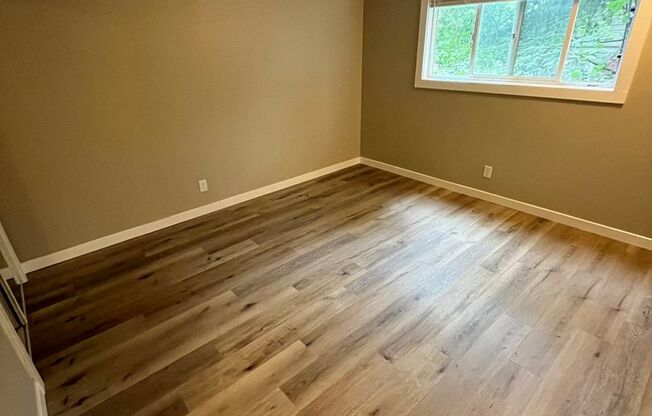 2 beds, 1 bath, 727 sqft, $1,695, Unit 24