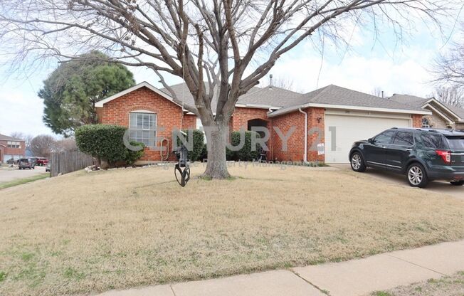 Wonderful 3/2/2 Corner Lot In Lake Dallas ISD For Rent!