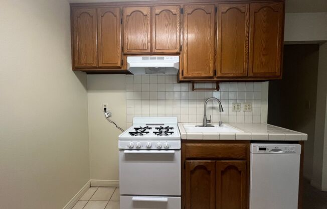 1 bed, 1 bath, 572 sqft, $1,995