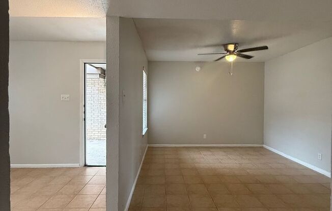 3 beds, 2 baths, 1,256 sqft, $1,550, Unit 12-1201 W/D