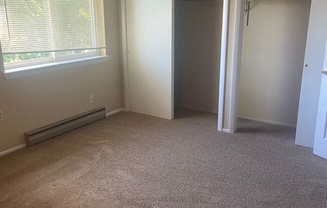 2 beds, 1 bath, $2,100