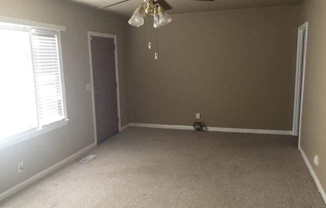 3 beds, 1 bath, $1,199