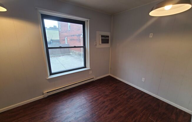 Studio, 1 bath, $850, Unit #206